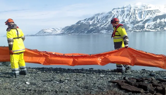 Oil spill risk assessment and response planning