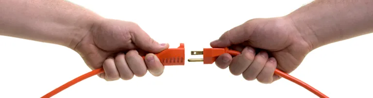 Knowledge sharing in and between projects