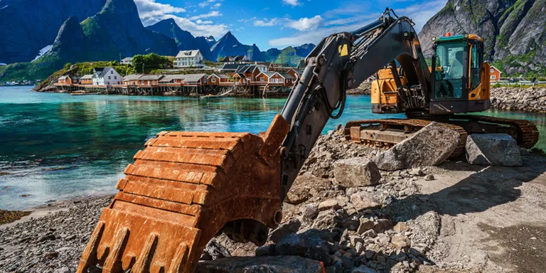 Safe Excavator Operations