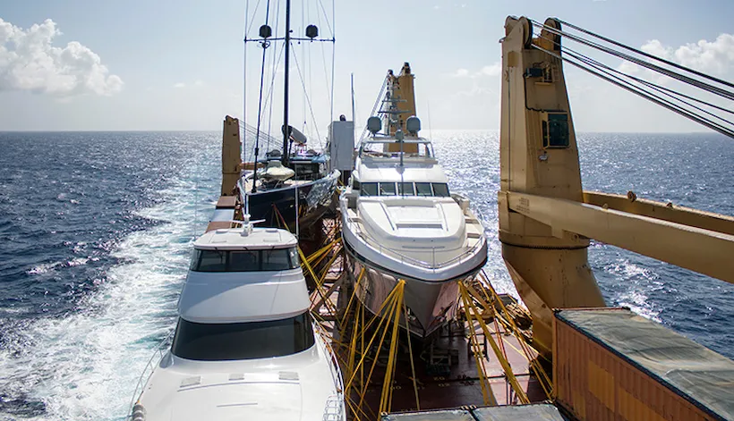 Heavy Lift Ship with breakbulk cargo