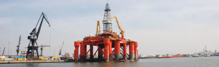 The rig 'Blackford Dolphin'